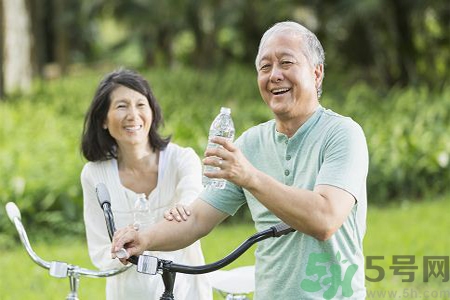 怎么洗掉水果上的農(nóng)藥？農(nóng)藥殘留的危害有哪些？