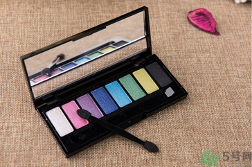 眼影里面的亮粉有害嗎？眼影里有滑石粉有害嗎？