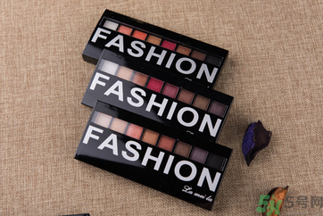 眼影里面的亮粉有害嗎？眼影里有滑石粉有害嗎？