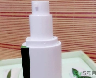 韓后茶蕊嫩白系列適合什么膚質(zhì)？韓后茶蕊baby白適合敏感肌嗎？