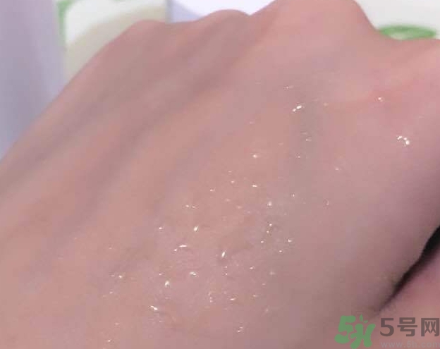 韓后茶蕊嫩白系列適合什么膚質(zhì)？韓后茶蕊baby白適合敏感肌嗎？