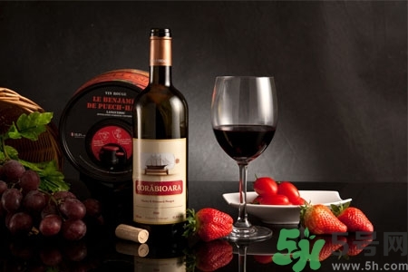 紅酒開瓶器怎么用？沒有開瓶器怎么開紅酒？