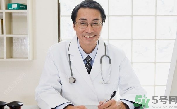 15歲還會(huì)得手足口病嗎？手足口病的癥狀有哪些？