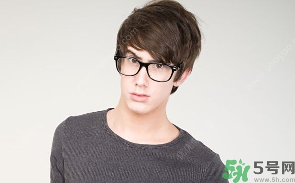 15歲男孩的標準身高應該多高？15歲男孩的標準身高體重