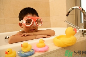 15歲男孩的標準身高應(yīng)該多高？15歲男孩的標準身高體重