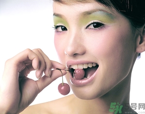 眼影干了怎么辦？眼影保質期一般多久？