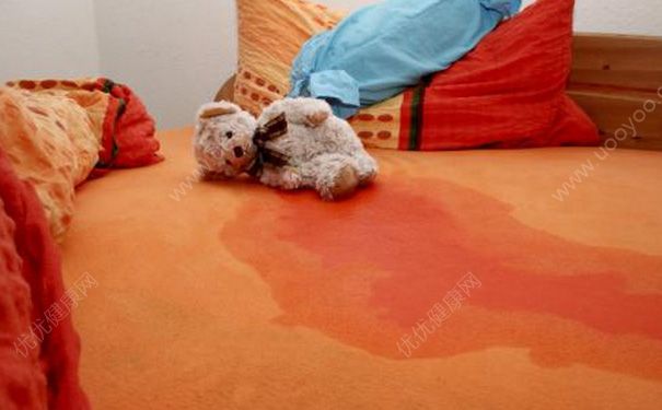 15歲男孩為什么會(huì)尿床？15歲男孩尿床怎么治療？