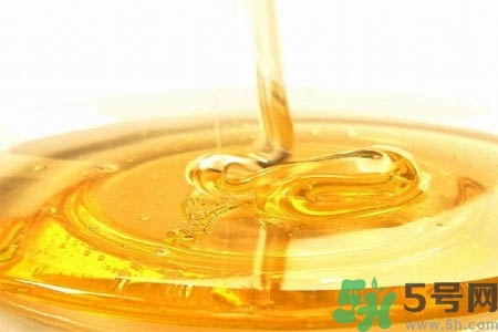 蜂蜜不能和什么一起吃？哪些人不能吃蜂蜜？