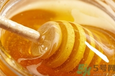 ?蜂蜜怎么吃才有營養(yǎng)？蜂蜜的鑒別方法是什么？