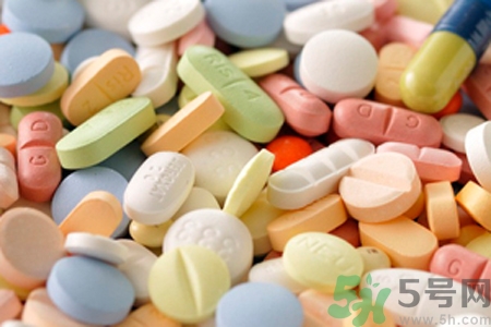 鈣片怎么吃？鈣片吃多了會(huì)怎么樣？