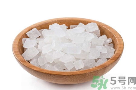 冰糖和白糖紅糖有什么區(qū)別？冰糖和普通糖有什么區(qū)別？