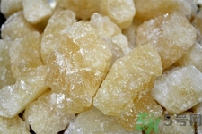 冰糖和白糖紅糖有什么區(qū)別？冰糖和普通糖有什么區(qū)別？