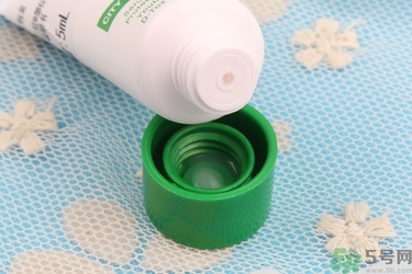 隔離霜用洗面奶能洗掉嗎？涂隔離霜需要卸妝嗎？