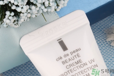 隔離霜用洗面奶能洗掉嗎？涂隔離霜需要卸妝嗎？