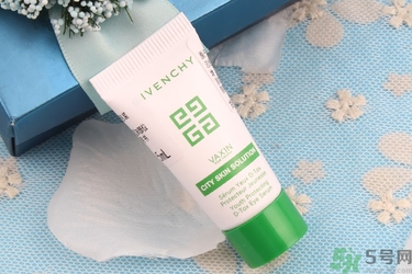 隔離霜用洗面奶能洗掉嗎？涂隔離霜需要卸妝嗎？