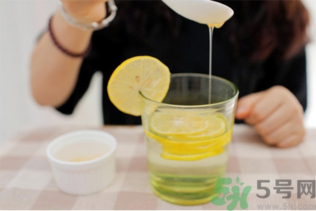 早晨空腹喝蜂蜜水好嗎？蜂蜜水什么時候喝好？