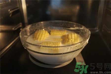 保鮮膜可以放進微波爐嗎?保鮮膜能放微波爐加熱嗎? 保鮮膜可以放進微波爐嗎?保鮮膜能放微波爐加熱嗎?