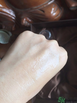 hr赫蓮娜小綠瓶怎么用?hr赫蓮娜小綠瓶使用方法 hr赫蓮娜小綠瓶怎么用?hr赫蓮娜小綠瓶使用方法