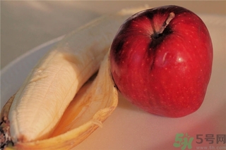 蘋果和香蕉能不能一起吃？蘋果和香蕉能一起榨汁嗎？