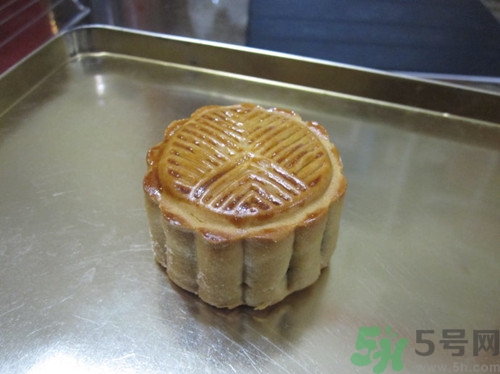 廣式月餅怎么回油?廣式月餅回油要密封嗎 廣式月餅怎么回油?廣式月餅回油要密封嗎