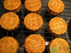 廣式月餅怎么回油?廣式月餅回油要密封嗎 廣式月餅怎么回油?廣式月餅回油要密封嗎