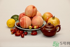 蘋果和桃子能一起榨汁嗎？蘋果和桃子能一起煮嗎？