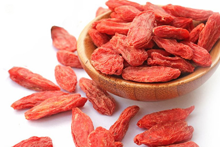 枸杞泡酒的配方是什么？枸杞泡酒需注意什么？