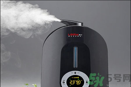 用加濕器好嗎？用加濕器的好處和壞處是什么？