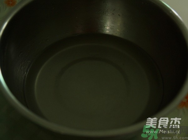 水晶月餅用的什么粉？水晶月餅的做法及配方