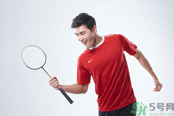 打羽毛球有什么好處？打羽毛球有什么壞處？