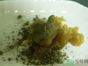 水晶月餅用的什么粉？水晶月餅的做法及配方