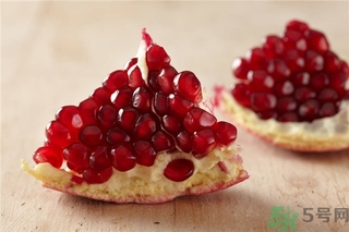 吃石榴牙齒變黑怎么辦？石榴吃了牙齒會變黑嗎？