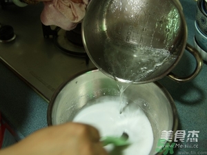 水晶月餅用的什么粉？水晶月餅的做法及配方