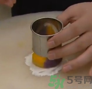 水晶月餅用的什么粉？水晶月餅的做法及配方