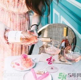 玫瑰紅酒軟糖哪里買？玫瑰紅酒小熊軟糖多少錢？