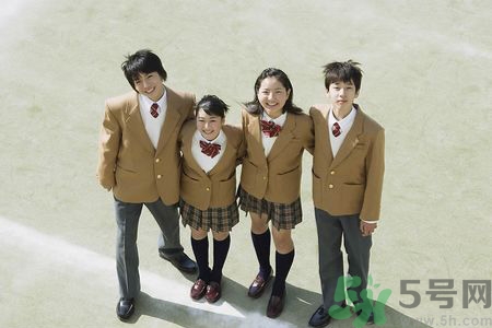 初中生女生的標(biāo)準(zhǔn)胸圍是多少？初中女生正常胸圍是多少？