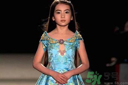 9歲女生的標(biāo)準(zhǔn)身高體重是多少？9歲女生正常身高體重是多少？