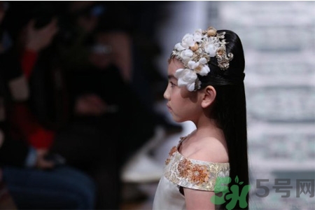 9歲女生的標(biāo)準(zhǔn)身高體重是多少？9歲女生正常身高體重是多少？