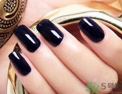 灰指甲可以涂指甲油嗎？得了灰指甲怎么辦？