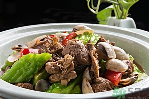 苦瓜汁可以敷臉嗎？苦瓜汁敷臉可以祛痘嗎