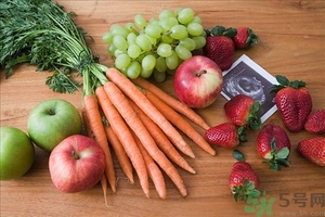 蘋果和胡蘿卜能一起吃嗎？蘋果和胡蘿卜能一起榨汁嗎？