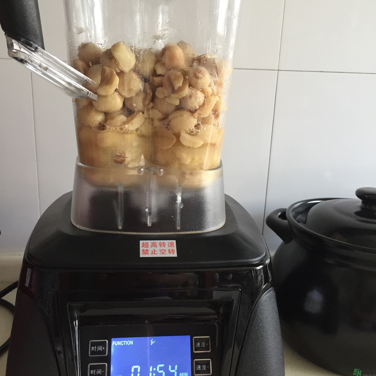 蓮蓉月餅的餡料是什么？蓮蓉月餅的餡料怎么做？