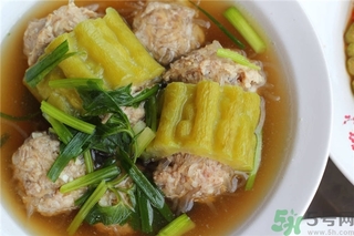 苦瓜汁可以敷臉嗎？苦瓜汁敷臉可以祛痘嗎