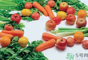 蘋果和胡蘿卜能一起吃嗎？蘋果和胡蘿卜能一起榨汁嗎？