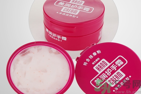 資深堂美潤(rùn)尿素護(hù)手霜怎么樣？資深堂美潤(rùn)尿素護(hù)手霜好用嗎？