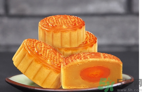 蛋黃月餅好吃嗎？蛋黃月餅?zāi)膫€牌子好吃？