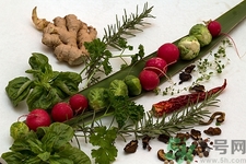 生姜和蘋果能煮水喝嗎?生姜和蘋果能一起吃嗎? 生姜和蘋果能煮水喝嗎?生姜和蘋果能一起吃嗎?