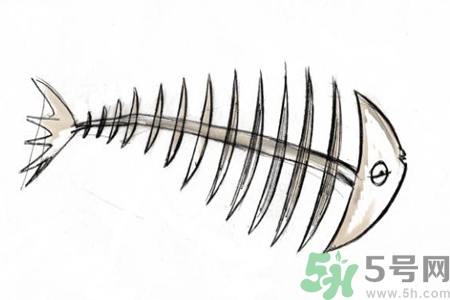 魚刺卡在喉嚨里怎么辦？取魚刺的小技巧有哪些？