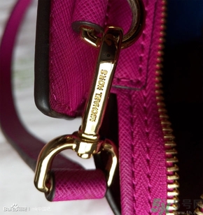 Michael Kors女包真?zhèn)伪鎰e Michael Kors包包真假鑒別圖 Michael Kors女包真?zhèn)伪鎰e Michael Kors包包真假鑒別圖