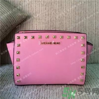 Michael Kors女包真?zhèn)伪鎰e Michael Kors包包真假鑒別圖 Michael Kors女包真?zhèn)伪鎰e Michael Kors包包真假鑒別圖